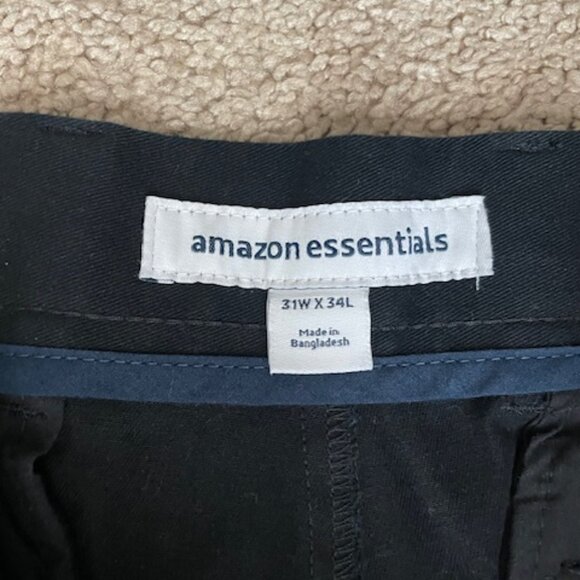 31x34 Men's Classic-Fit Wrinkle-Resistant Pleated Chino Pant Black - Picture 2 of 3